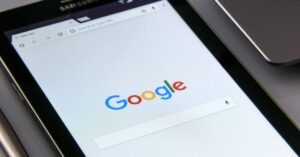 Google Discover: Jak Jednoduše Zvýšit Návštěvnost Vašeho Webu O 1000%