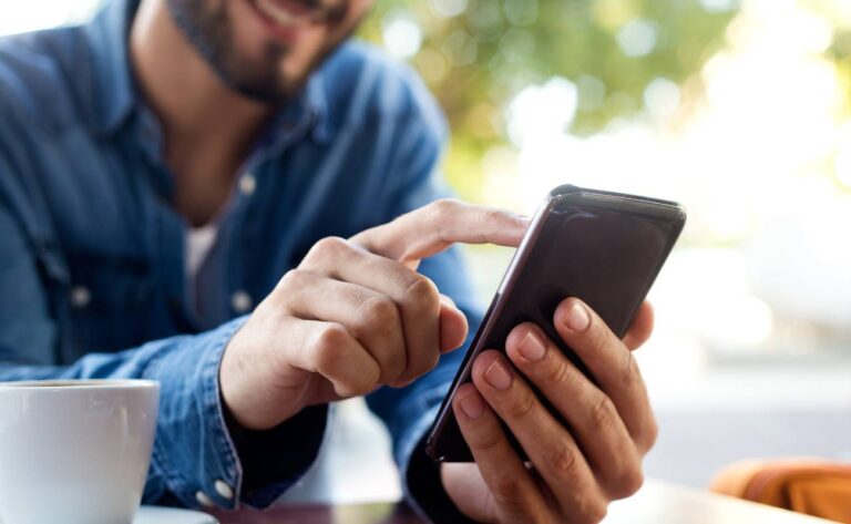 OnlyFans Aplikace 2026: Jak Stáhnout a Používat na Mobilu
